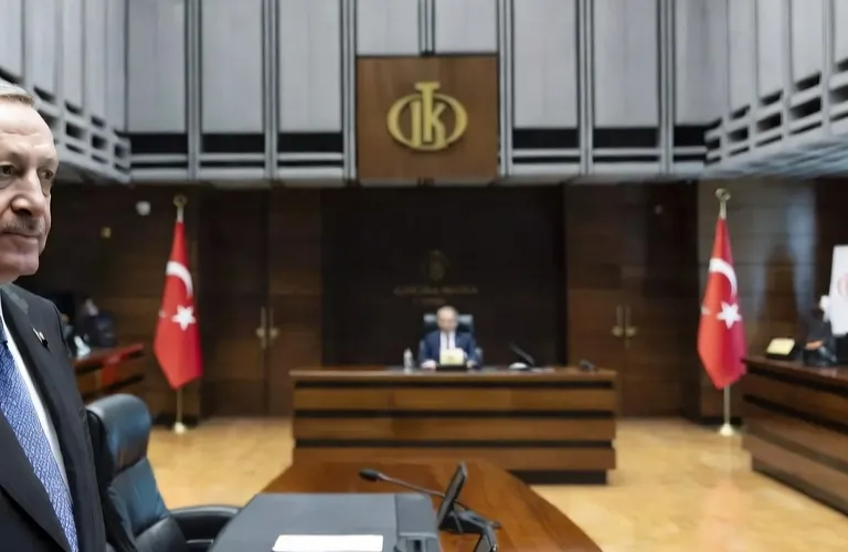 TCMB Başkan Yardımcısı Cevdet Akçay'ın Görev Süresi Sona Erdi: Türk Yatırımcılar İçin Para Politikası Sürekliliği ve Portföy Stratejileri